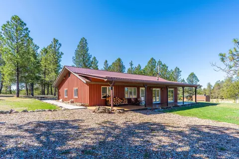 12066 Beardsley Dr, Hot Springs, SD 57747