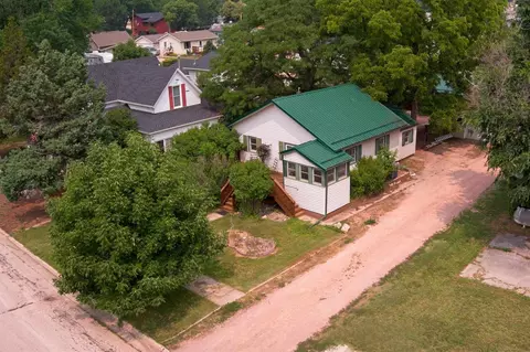 1738 Baltimore Ave, Hot Springs, SD 57747