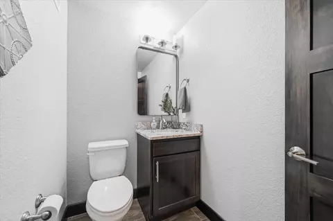 Bath - 21291 Rubys Way, Lead, SD 57754 photo 4 of 6