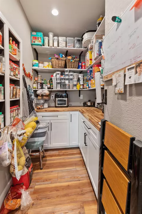Kitchen - 25293 Pilot Rd, Custer, SD 57730 photo 5 of 6