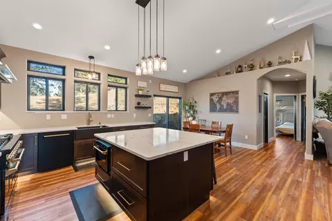 Kitchen - 25293 Pilot Rd, Custer, SD 57730 photo 4 of 6