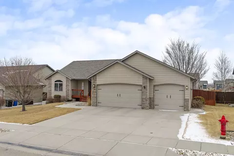 4436 Fieldstone Dr, Rapid City, SD 57703