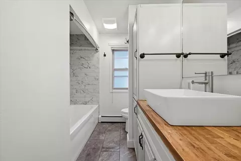 Bath - 402 Sunset Rd, Lead, SD 57754 photo 1 of 2