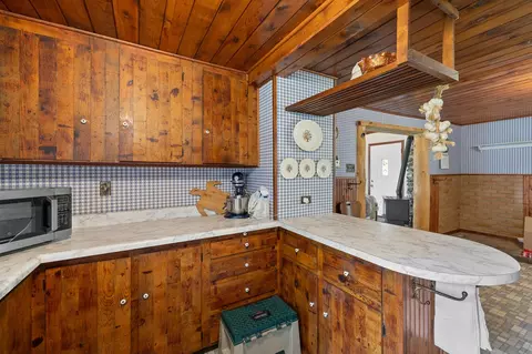Kitchen - 25138 Bear Rock Rd, Custer, SD 57730 photo 3 of 4