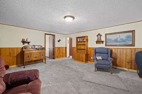 Living - 25138 Bear Rock Rd, Custer, SD 57730 photo 6 of 6