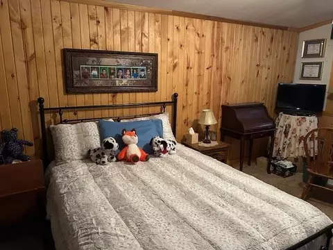 Bedroom - 900 3rd Ave, Edgemont, SD 57735 photo 4 of 4