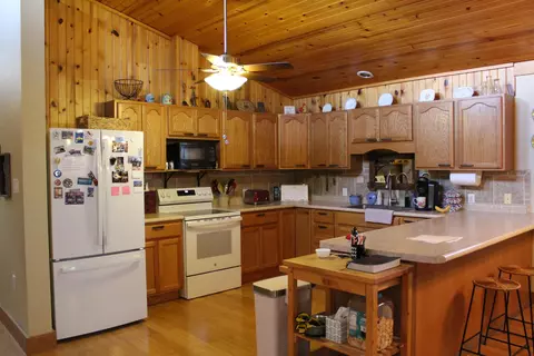 Kitchen - 900 3rd Ave, Edgemont, SD 57735 photo 2 of 5