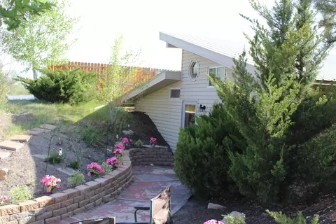 Exterior - 900 3rd Ave, Edgemont, SD 57735 photo 2 of 14