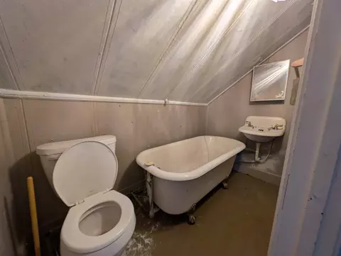 Bath - 424 Williams St, Deadwood, SD 57732 photo 3 of 5