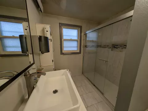 Bath - 424 Williams St, Deadwood, SD 57732 photo 2 of 5