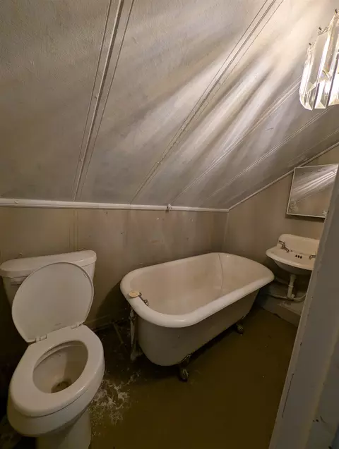 Bath - 424 Williams St, Deadwood, SD 57732 photo 5 of 5