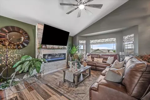 Living - 6647 Cambridge Pl, Summerset, SD 57718 photo 2 of 11
