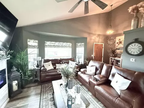 Living - 6647 Cambridge Pl, Summerset, SD 57718 photo 1 of 11