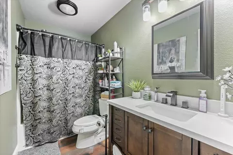 Bath - 6647 Cambridge Pl, Summerset, SD 57718 photo 1 of 3