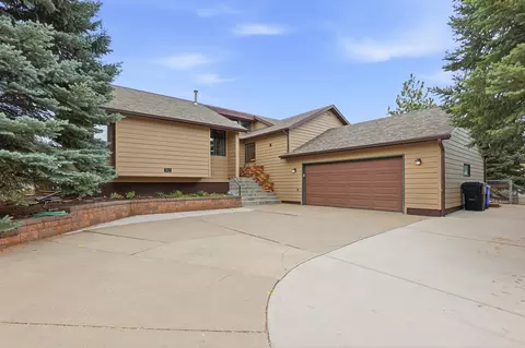 3612 Parkridge Dr, Rapid City, SD 57702