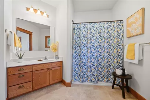Bath - 3435 Fox Run Ln, Spearfish, SD 57783 photo 4 of 5