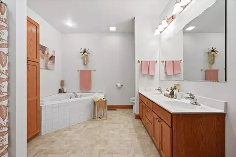 Bath - 3435 Fox Run Ln, Spearfish, SD 57783 photo 2 of 5