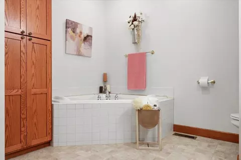 Bath - 3435 Fox Run Ln, Spearfish, SD 57783 photo 3 of 5