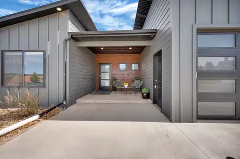 5910 Cloud Peak Dr, Rapid City, SD 57702