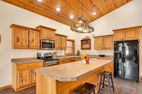 Kitchen - 144 Boot Hill Rd, Custer, SD 57730 photo 1 of 3