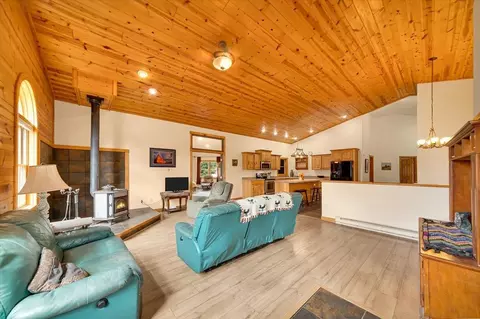 Living - 144 Boot Hill Rd, Custer, SD 57730 photo 1 of 3