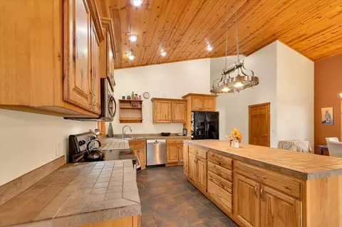 Kitchen - 144 Boot Hill Rd, Custer, SD 57730 photo 2 of 3