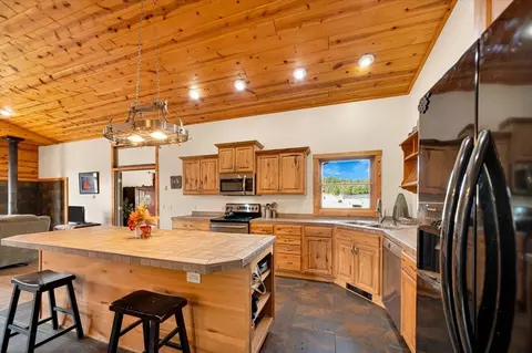 Kitchen - 144 Boot Hill Rd, Custer, SD 57730 photo 3 of 3