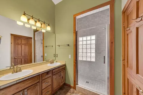 Bath - 144 Boot Hill Rd, Custer, SD 57730 photo 1 of 2