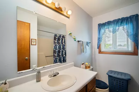 Bath - 900 Summit St, Belle Fourche, SD 57717 photo 4 of 4