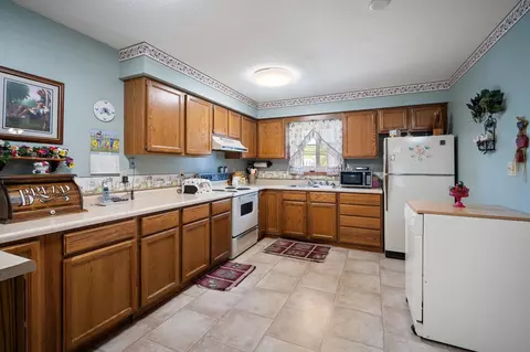 Kitchen - 900 Summit St, Belle Fourche, SD 57717 photo 1 of 2