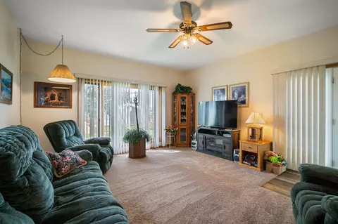 Living - 900 Summit St, Belle Fourche, SD 57717 photo 1 of 6