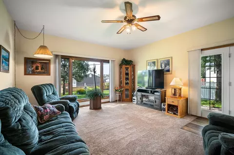 Living - 900 Summit St, Belle Fourche, SD 57717 photo 2 of 6