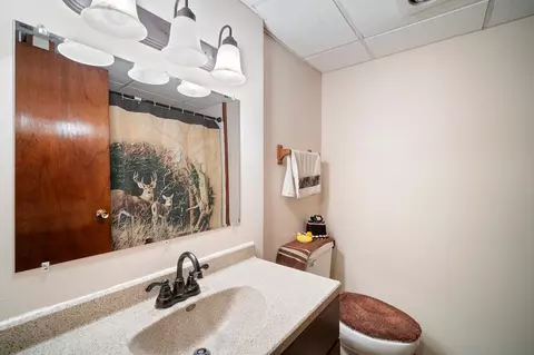 Bath - 900 Summit St, Belle Fourche, SD 57717 photo 2 of 4