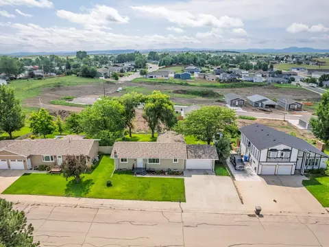 View/Area - 900 Summit St, Belle Fourche, SD 57717 photo 2 of 4