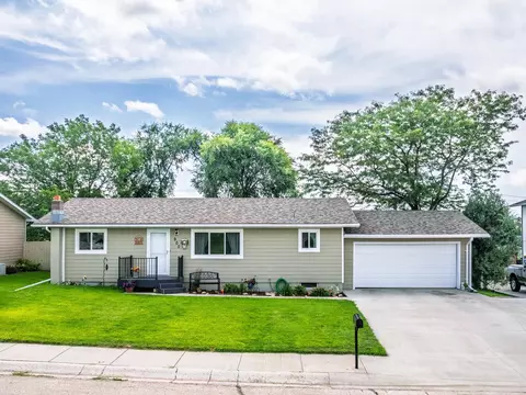 900 Summit St, Belle Fourche, SD 57717