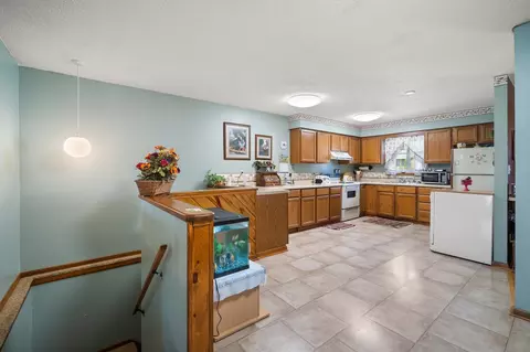 Entry Way - 900 Summit St, Belle Fourche, SD 57717 photo 1 of 2