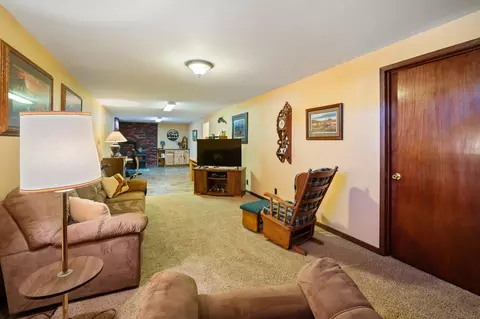Living - 900 Summit St, Belle Fourche, SD 57717 photo 5 of 6