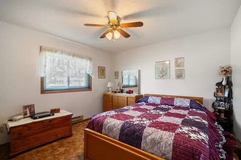 Bedroom - 900 Summit St, Belle Fourche, SD 57717 photo 3 of 8