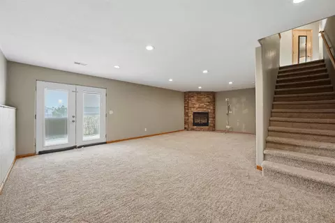 Living - 244 Juniper Ct, Belle Fourche, SD 57717 photo 4 of 6