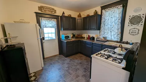 Kitchen - 610 Sawyer St, Lead, SD 57754 photo 3 of 3