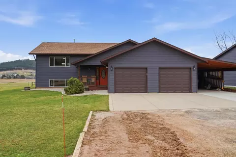 21046 Torrey Pines Ct, Sturgis, SD 57785