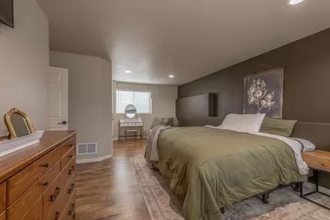 Bedroom - 305 Bear Tooth Dr, Box Elder, SD 57719 photo 3 of 4