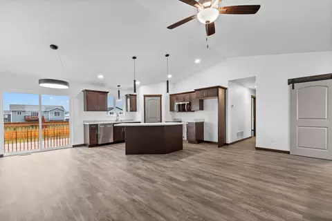608 Bull Run Dr, Box Elder, SD 57719 photo 4