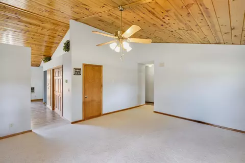 Living - 25333 Beaver Lake Rd, Custer, SD 57730 photo 2 of 4