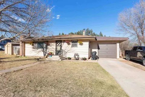 2004 Red Dale Dr, Rapid City, SD 57702