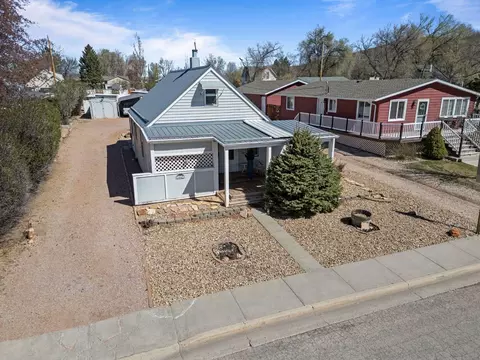 1442 Canton Ave, Hot Springs, SD 57747