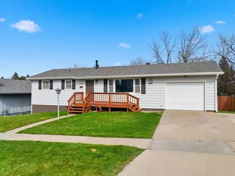1002 Sunset Dr, Spearfish, SD 57783