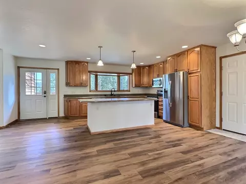 Kitchen - 2055 Aspen Hills Rd, Spearfish, SD 57783 photo 5 of 6