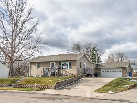 2038 12th Ave, Belle Fourche, SD 57717
