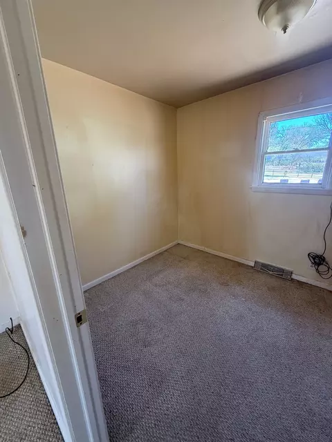 Bedroom - 1937 Baltimore Ave, Hot Springs, SD 57747 photo 1 of 5